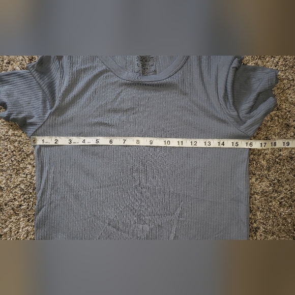 Lucky Brand| NWOT| Set of Three Short Sleeve T-Shirts in Mauve, Mint, and Slate - Picture 4 of 10